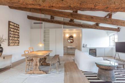 loft vue sitting area