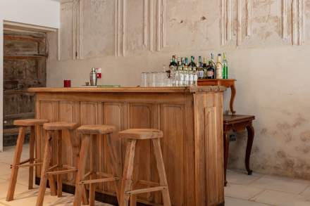 Restaurant Beaucaire · Maison Salix · Vallabrègues, Gard bar
